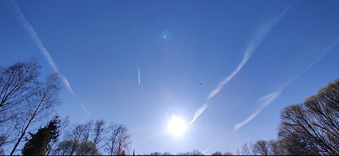 1. - 2.5.2024: White trails, planes, weird clouds, colors in the clouds, halo color?