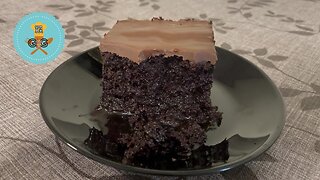 Glazed Chocolate Cake with Chocolate Syrup / Σοκολατόπιτα Με Γλάσο Η πιο Σιροπιαστή