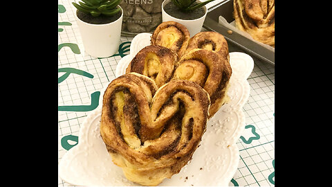❤️ CINNAMON HEARTS ❤️ Rolls for Special Occasions.