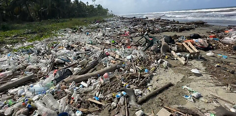 Panama Beaches: Ben Bergquam Reports - MORE MIGRANT TRASH THAN SAND