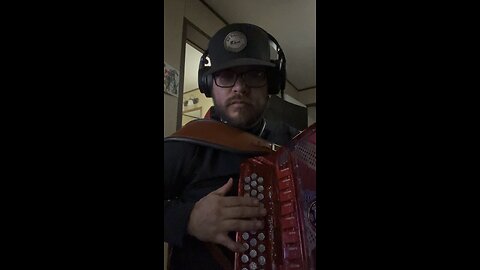 Trabajando los dedos en el acordeon!