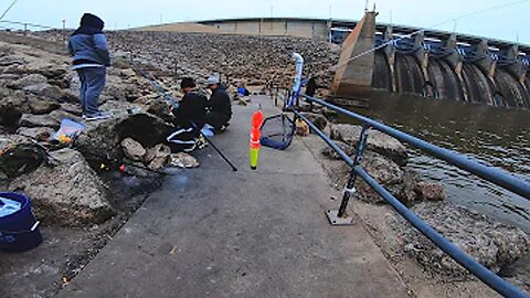 Spillway Dam Striper Fishing before Work | Morning Run - OOW Outdoors