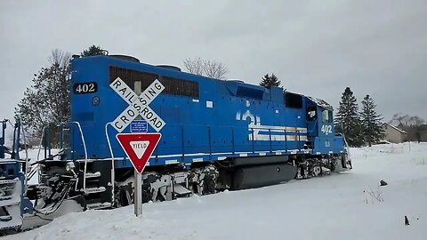 10F Degrees With Snow Falling On A Friday Morning, It's Cold!! #trainvideo #trains | Jason Asselin