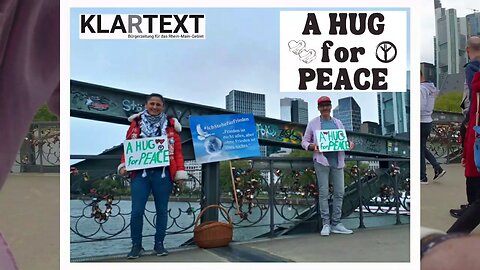 "A Hug For Peace" Aktion in Frankfurt mit Songül & Chris (& Holger ;-)