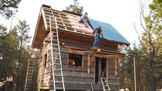 Installing Metal Roof on the Dovetail Log Cabin (Ep 43)