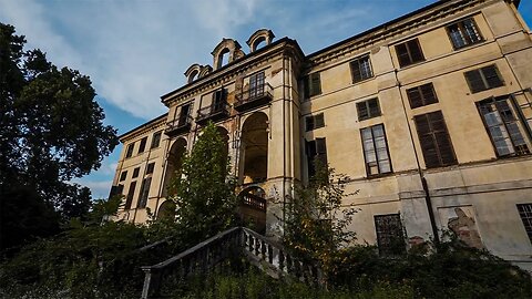 Abandoned Tycoons Millionaires Mansion This Was Unbelievable
