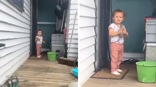 Toddler's Ratty Surprise Gives Mom The Screams