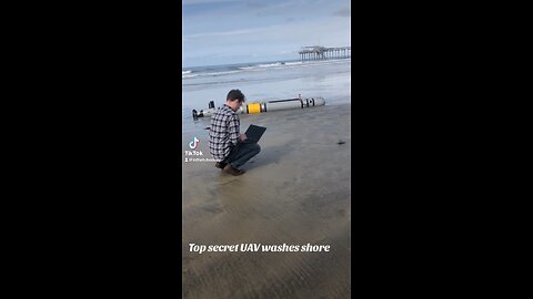 Top secret UUV washes ashore at Scripps ORIGINAL VIDEO!!