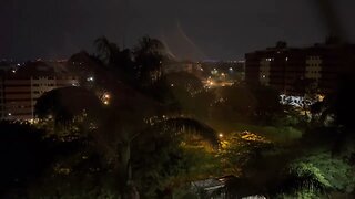 Som de Chuva na Cidade à Noite