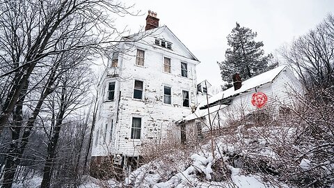 Abandoned Satanic Ritual Millionaires Mansion Found In The Middle Of Nowhere
