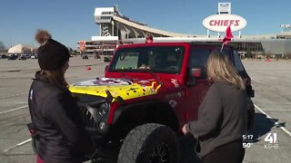 Kansas City woman drives Chiefs Jeep to Arizona for Super Bowl LVII