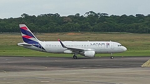 Airbus A320 PR-TYA pousa em Manaus vindo de Brasília
