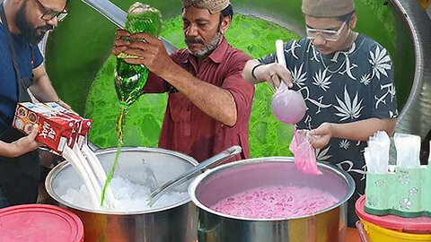 Ice Pakola Doodh Soda & Strawberry Milkshake | Summer Street Drink of Karachi | PAKISTANI MILKSHAKE
