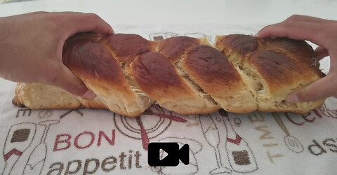 Greek Easter Sweet Bread - Brioche Bread / Αφράτα Πασχαλινά Τσουρέκια Χωρίς Μίξερ