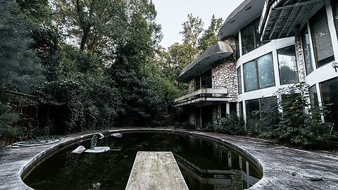 Abandoned Flint Stone Mansion With Massive Swimming Pool Found In The Middle Of Nowhere