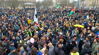 Manifestation contre la réforme des retraites le 11/02/2022 à Paris - Nation - Gilets Jaunes - 2