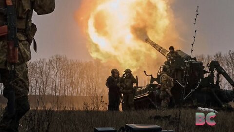Russian forces bombard Ukraine's Bakhmut as defenders brace for assault