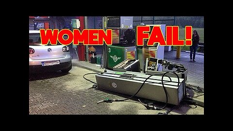 Funny WOMAN FAILS IN TRAFFIC - Woman Drivers with NO Skill (Funny Fails)