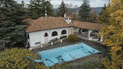 ABANDONED Millionaires Christmas Mansion With Massive Swimming Pool Found SECRET HIDDEN DOOR