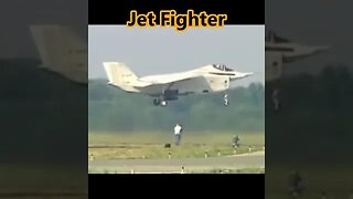 Crazy Boeing X-32 Fighterjet Hovers Like a Bee