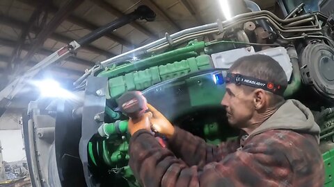 John Deere 8335R engine overhaul pt.1