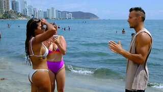 Clapping Push Up Fitness Challenge on the Beach in Santa Marta Colombia 🇨🇴