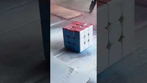 Painting a Rubik’s Cube so it’s Solved