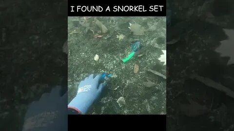 I found a kids lost snorkel mask underwater treasure hunting