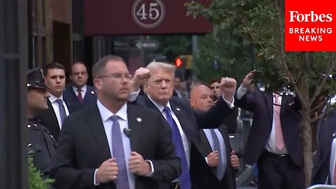 Trump Returns To Trump Tower After Guilty Verdict, Raises His Fists In The Air