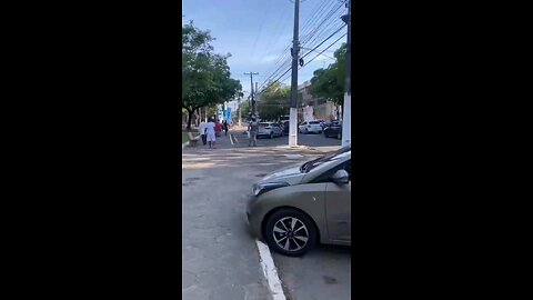 Machete wielding man gets a valuable lesson.