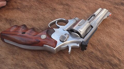 S&W Model 686 -1 .357 Magnum