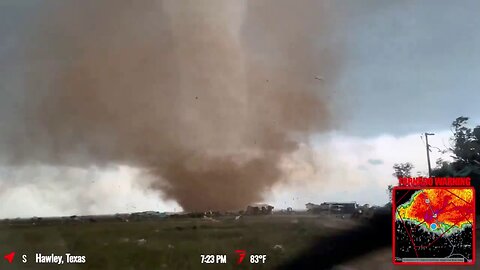 Storm Chaser Films Tornado, Saves Family!