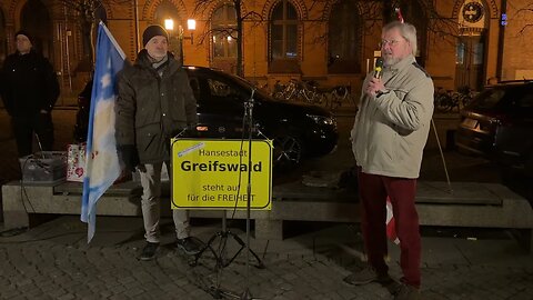 Greifswald - Klaus - Peter mit einer Rede 13-02-2023