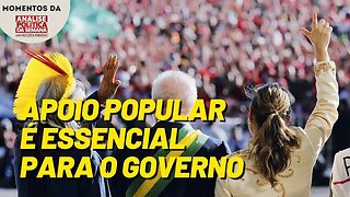 As iniciativas do governo até agora não tocam no problema do apoio popular | Momentos