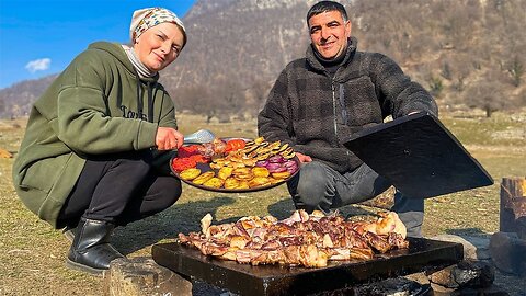 This is a dish For which you will need 2 Stones! Meat Fried between stones