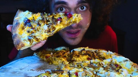 THANKSGIVING PIZZA !! Mashed Potato, Turkey, Gravy! CRANBERRIES! | NO TALKING ASMR | Nomnomsammieboy