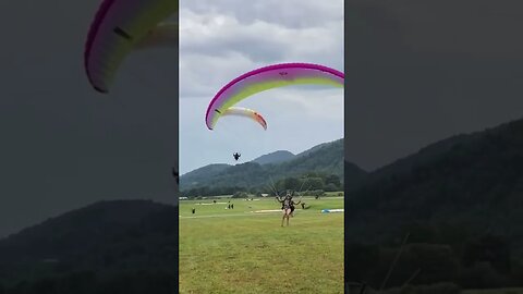 #scary #paramotor Pilot towards a group of people.