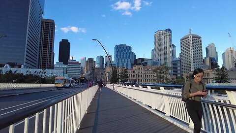 BRISBANE CITY - AUSTRALIA || Entering The North City District