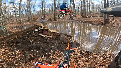 Ghetto Dirtbike Pond Jump.. (sketchy)