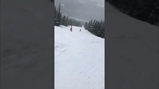 Making turns at Lake Louise, Canada 🇨🇦