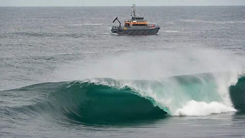 SOLO SURFING REMOTE SLAB SUDDENLY TWO LOCAL SURFERS PADDLE OUT