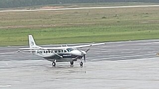 Cessna 208B Grand Caravan PT-MEA pousa em Manaus vindo de Manicoré