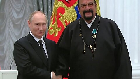 Putin presented the Order of Friendship to Steven Seagal: Let's unite against evil from the West