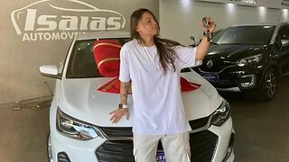 LARISSA LEITE MOSTRANDO SEU NOVO CARRO