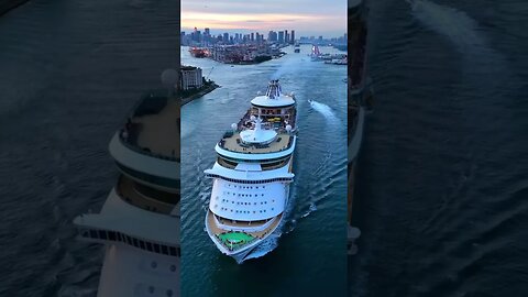 Royal Caribbean Ship 💃 Out of Port of Miami! #shorts #cruiseship