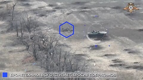 Ukrainian BMP-1 driver abandons his fellow soldiers at the first sight of combat