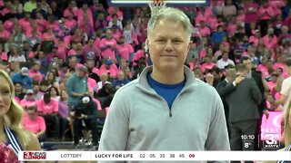 Retired Air Force lieutenant colonel honored with award at Creighton game