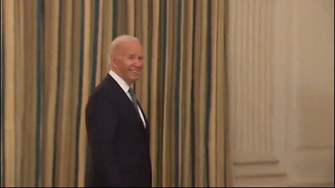 Biden Turns Around And Bizarrely Smiles After This Question