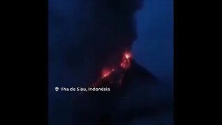 Erupção vulcânica na Indonésia força evacuação de moradores