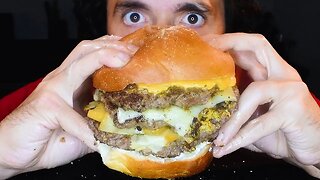 HUGE 4 CHEESE TRIPLE BURGER ! ASMR ( Real Sounds ) 자막 字幕 उपशीर्षक | Nomnomsammieboy